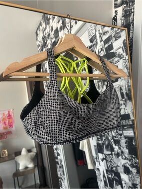 BLACK/WHITE/NEON LULULEMON SPORTS BRA